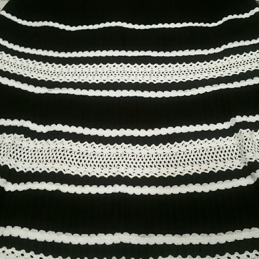 TALBOTS Black A line Skirt Lace Ric Rac EUC 10 B7